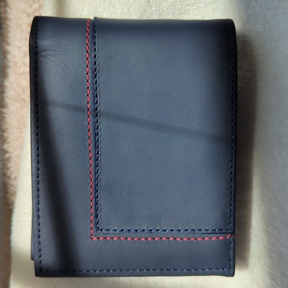 Men's Leather Wallet - Picture 2 of 5